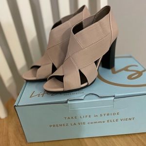 LifeStride High Heels/Beige/ Size 6.5 👡